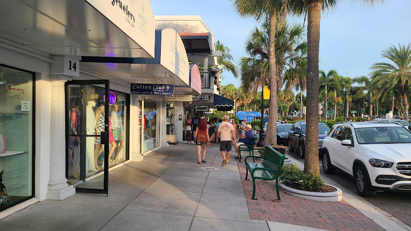 St. Armands Circle - Shopping mall in Sarasota