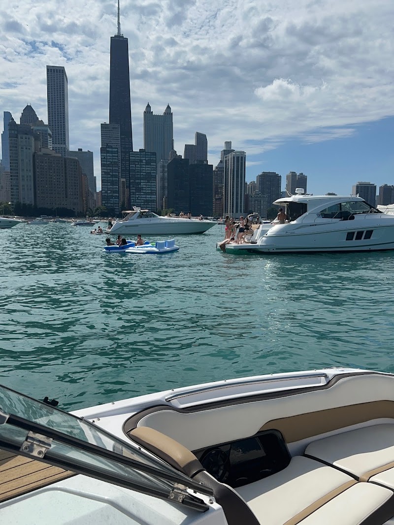 BoatPicker - Chicago Boat Rentals - Boat tour agency in Chicago