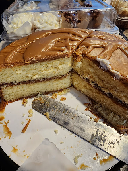 Deep South Cake Company - Bakery in Orange Beach
