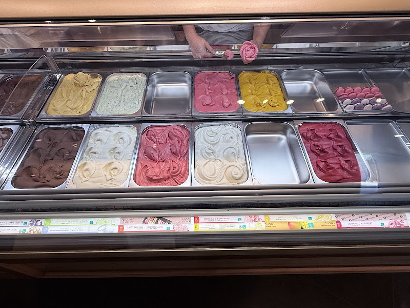 AMORINO - Ice cream shop in El Medano Ejidal
