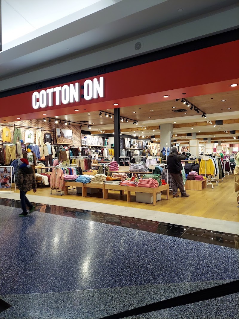 Green Acres - Shopping mall in Valley Stream