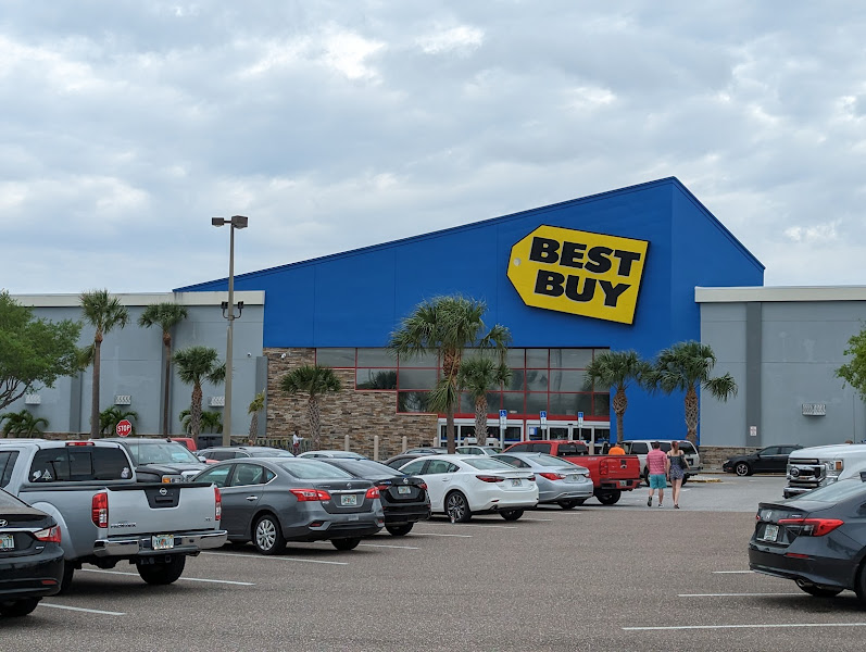 Drew 19 Shopping Center. - Shopping mall in Clearwater