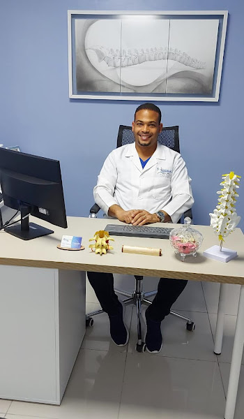 Dr. Nehemías López polanco - Cirujano de Columna, Ortopeda - Doctor in C. Antera Mota 138