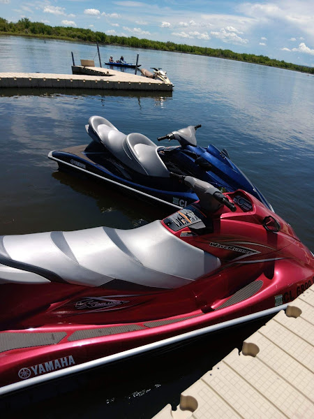QJ Brothers Jet ski/snowmobile rentals - Boat rental service in Denver