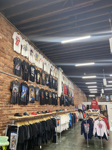 Poor Taste - Vintage clothing store in Chattanooga