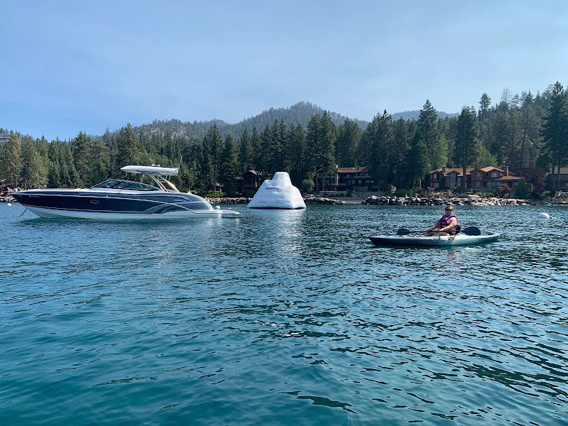 Lake Tahoe Pontoons - Boat rental service in South Lake Tahoe