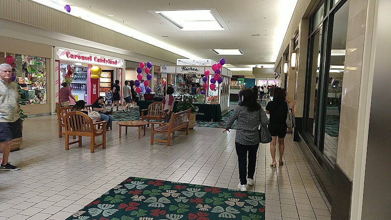 Kahala Mall - Shopping mall in Honolulu