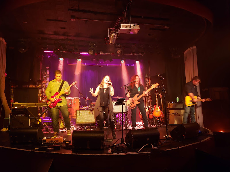 Smith's Olde Bar