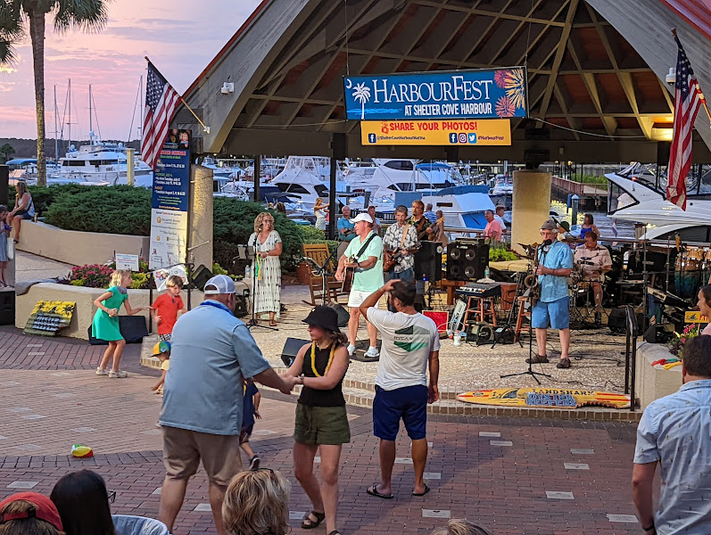 Shelter Cove Harbour Shops & Restaurants - Shopping mall in Hilton Head Island