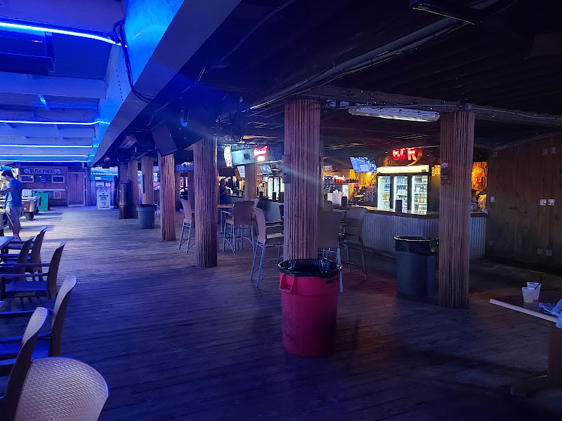 Tiki Bar at the Sandpiper Beacon - Bar in Panama City Beach