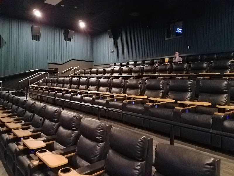 Regal Hollywood - Sarasota