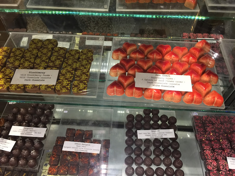 La Châtelaine Chocolat Co. - Petite Location