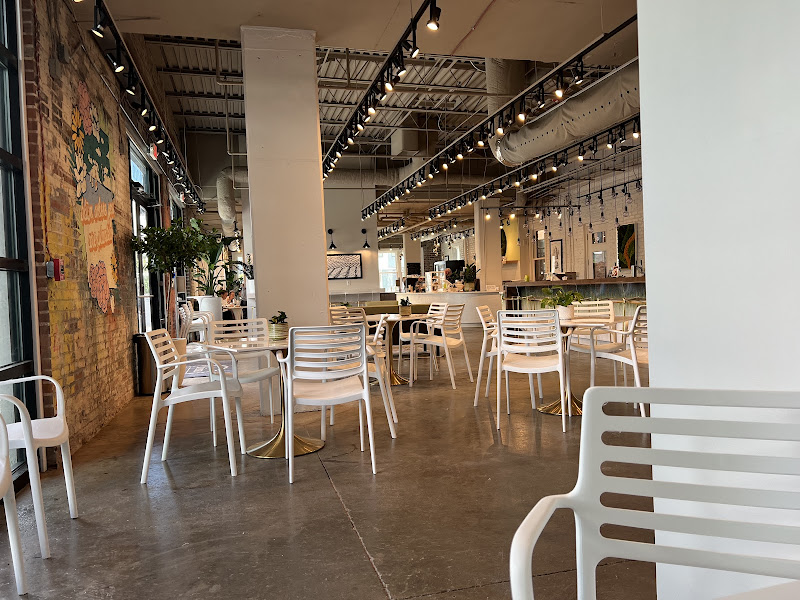 blūm coffee & wine bar - Coffee shop in Charleston