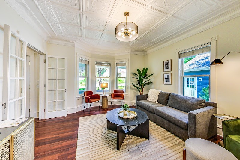 Elite Lake Vacation Rentals photo