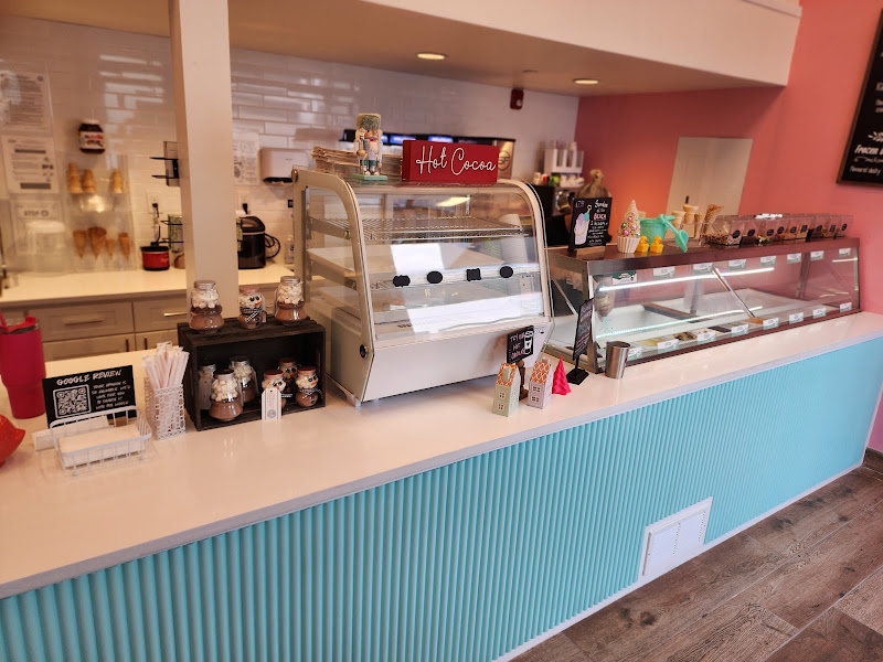 The Laughing Flamingo Cafe - Ice cream shop in Bradenton Beach