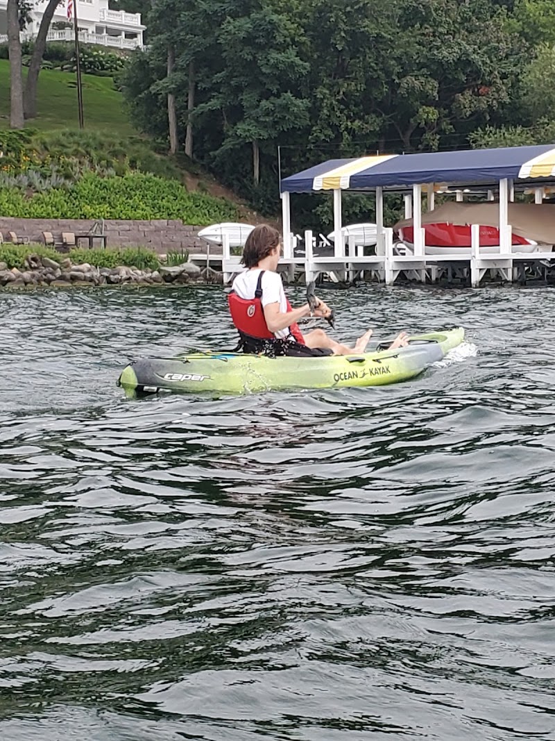 Clear Water Outdoor Kayak Rental - Canoe & kayak rental service in Lake Geneva