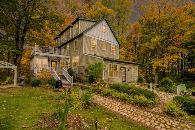 Vintage Inn at Veritas Estate Winery - Bed & breakfast in South Haven