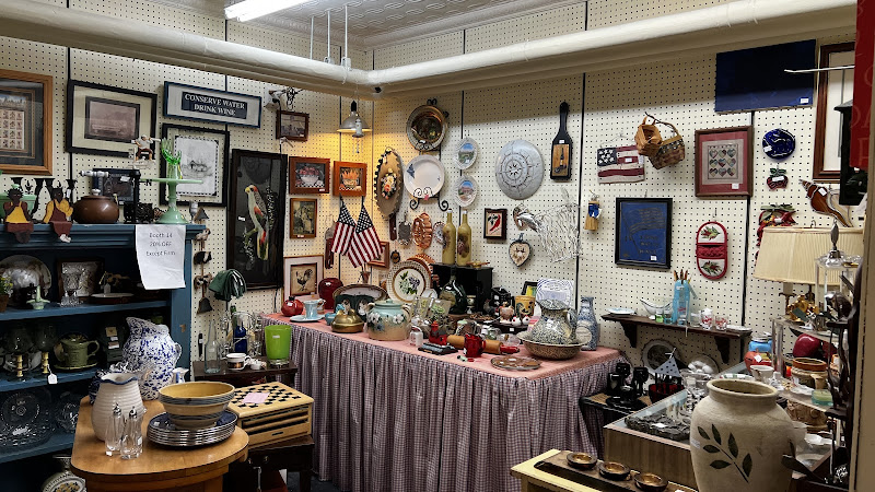 Murphy’s Antique Mall - Antique store in South Haven