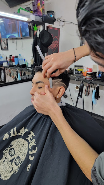 D’Luis Barbershop - Hairdresser in Calle Melchor Ocampo 54