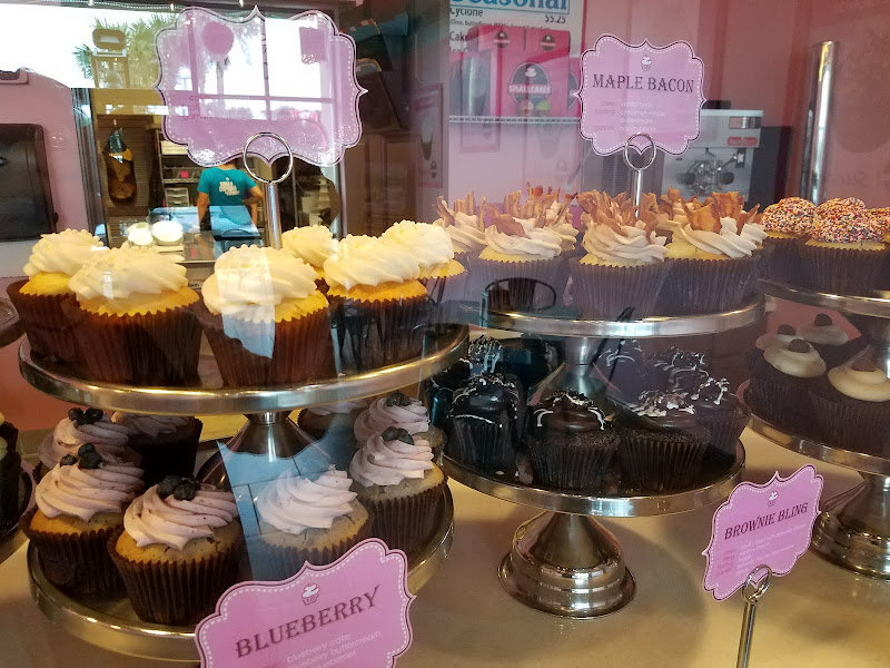 Smallcakes of Destin - Bakery in Destin