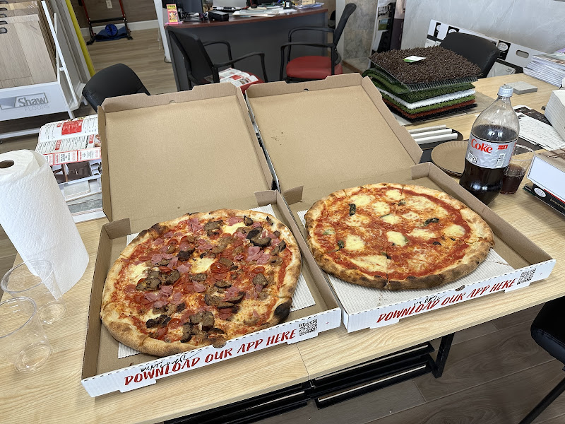 Capo Pazzo Pizzeria + Kitchen