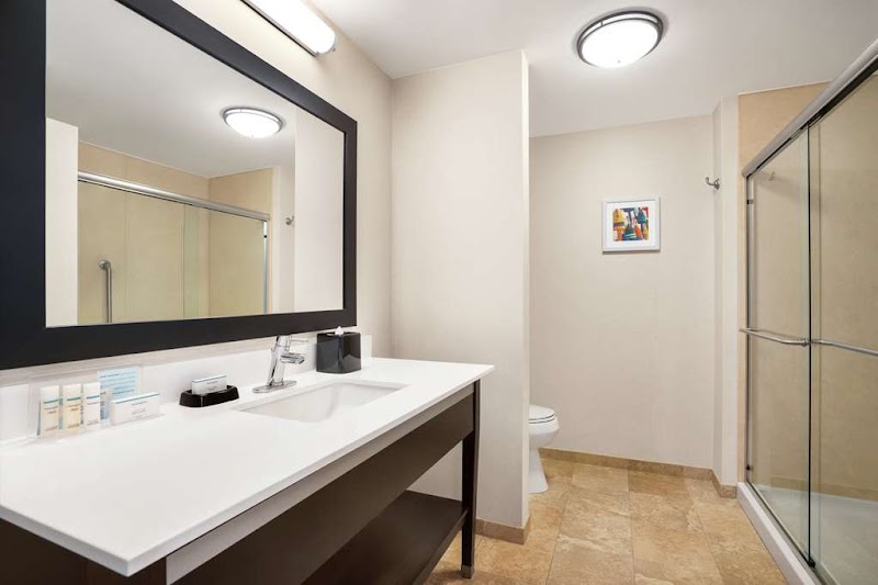 Hampton Inn Portland Downtown - Waterfront photo