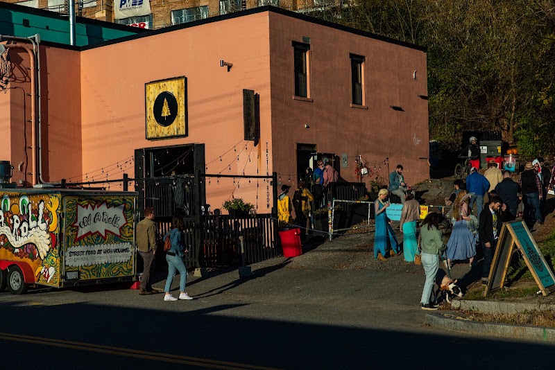 Lone Pine Brewing Company - Brewery in Portland