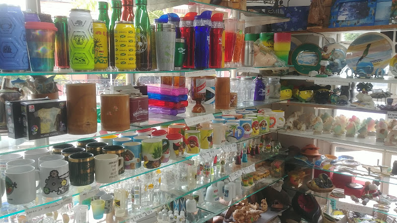 Souvenir Outlet - Souvenir store in Main St