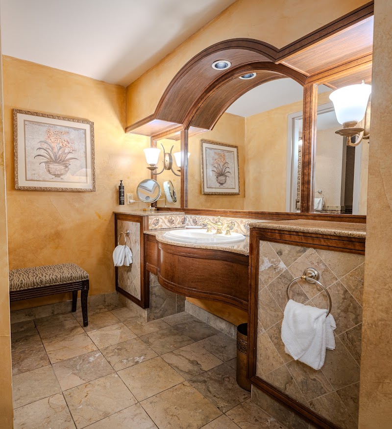 Chateau on the Lake Resort Spa & Convention Center photo