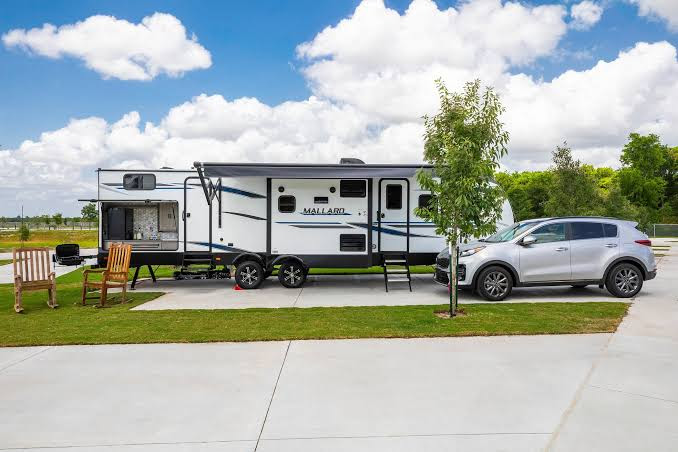 Eric & Jay's RV Resort - Campground in Houston