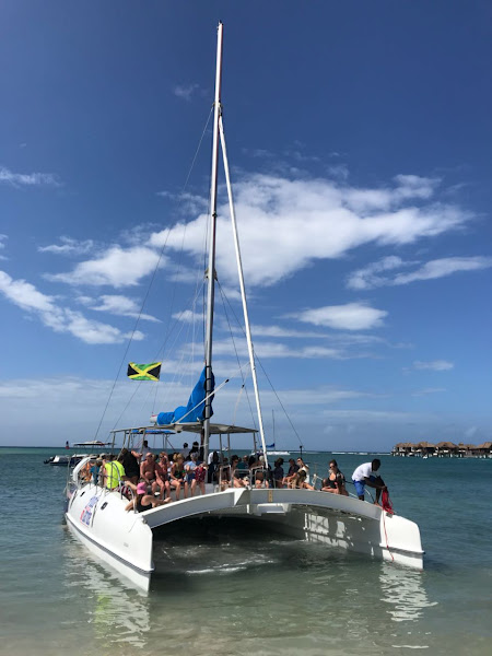 ScubaCaribe - Diving & Water Sports