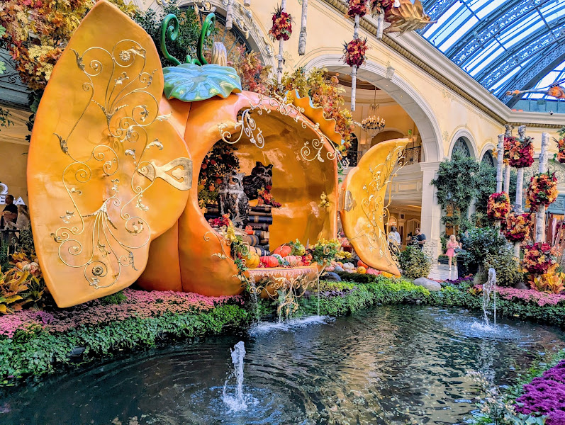 Bellagio Conservatory & Botanical Gardens - Tourist attraction in 3600 S Las Vegas Blvd