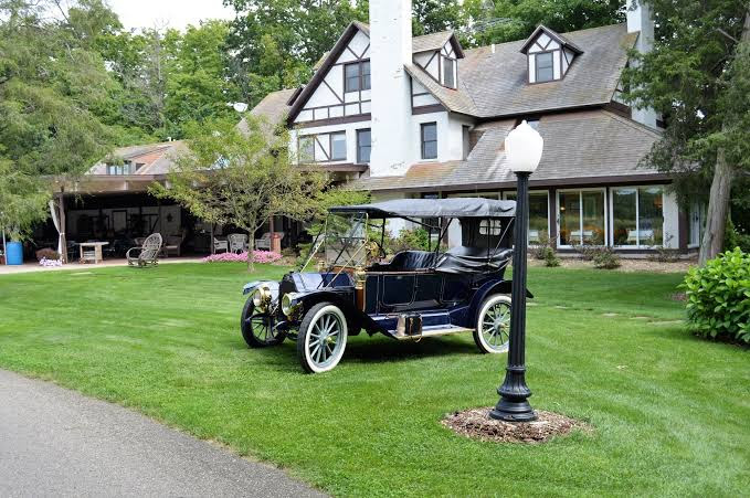 Hawkshead Inn - Bed & breakfast in South Haven