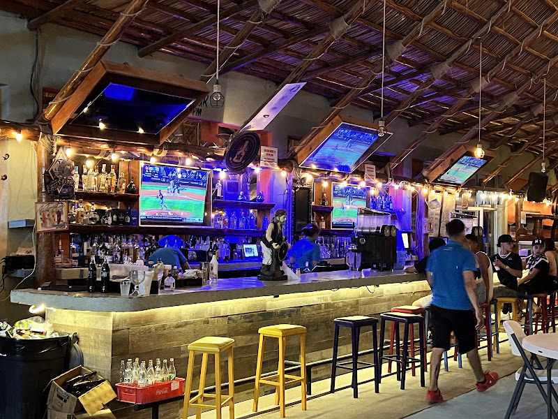 Manny's Beach Club - Bar in Benito Juárez