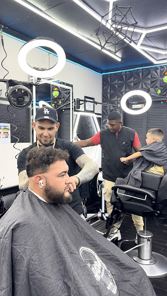 The Official La Perla Barbershop llc