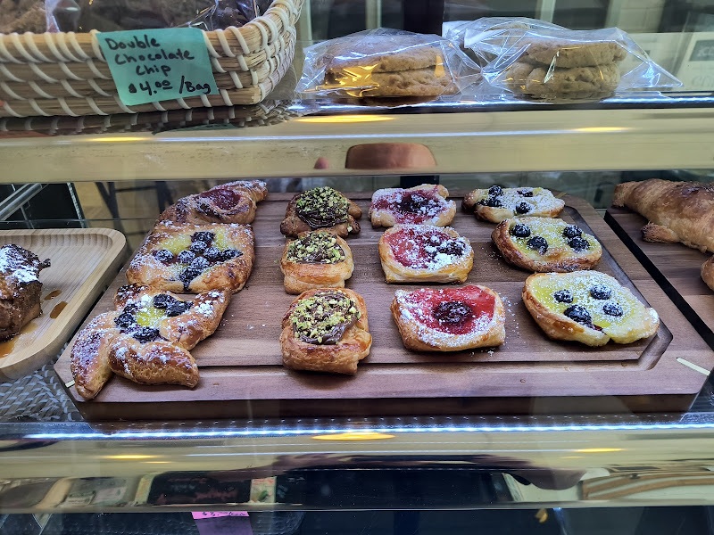 Le Monthi Cafe & Ice Cream - Ice cream shop in Cocoa Beach