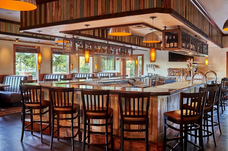 Landry's Seafood House - Seafood restaurant in Orlando