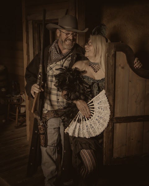 Wild Gals Old Time Photo - Photography studio in Pigeon Forge