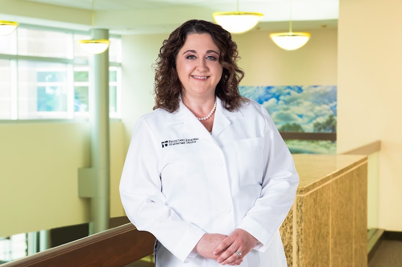 Betty Kupracz, MD - Internist in Naples
