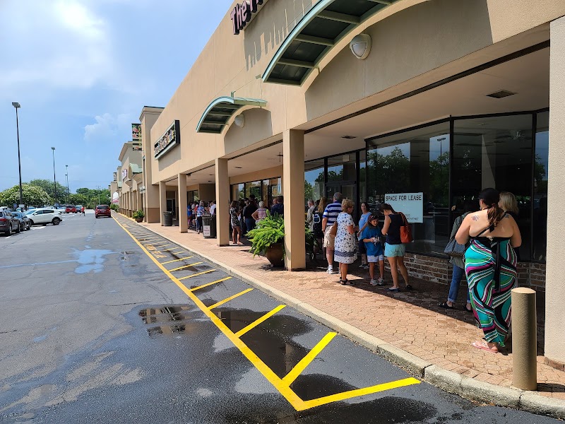 Victory Drive Shopping Plaza - Shopping mall in Savannah