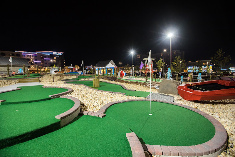 Nick's Mini Golf - Nick's Beach Ball Golf