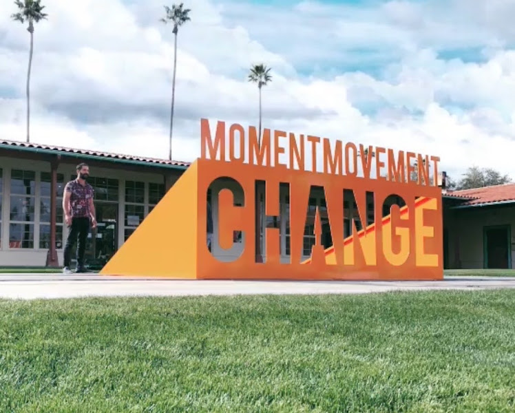 MOMENT MOVEMENT CHANGE - Tourist attraction in Palm Springs