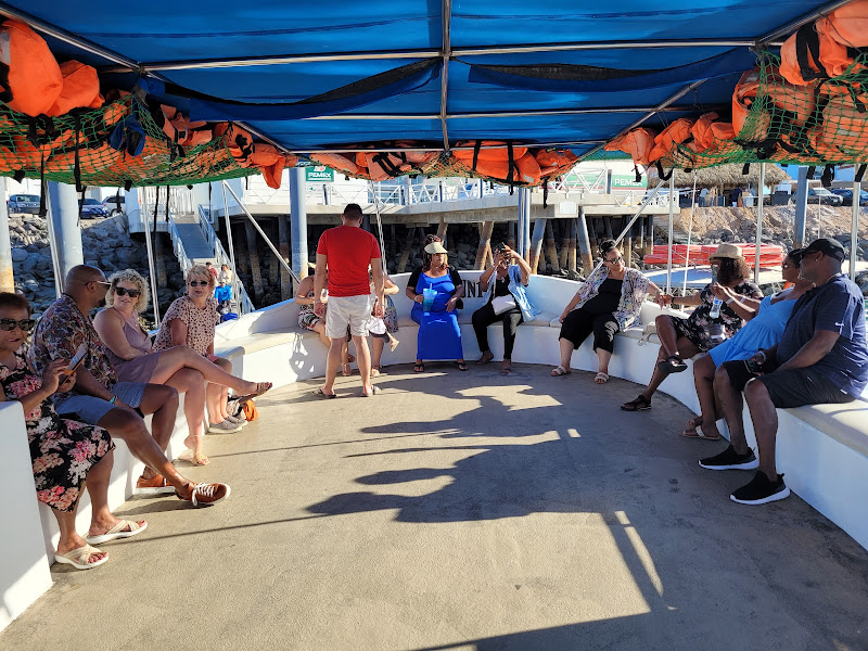 Eco Fun Adventures - Boat tour agency in Recinto Portuario