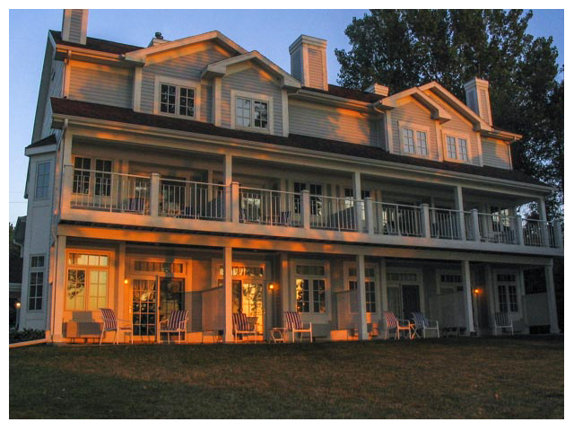 Sand Hill Inn - Hotel in Lake Geneva