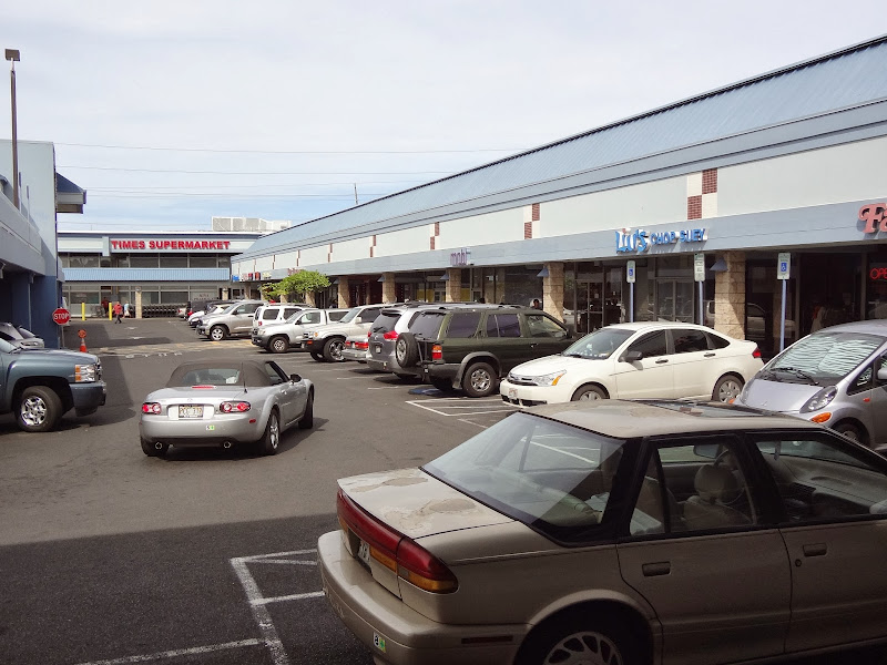 Kamehameha Shopping Center - Shopping mall in Honolulu