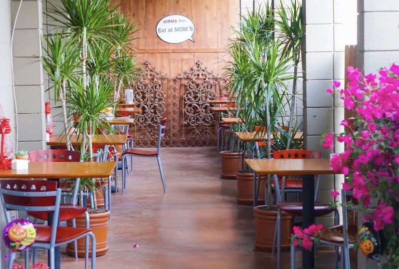 MOM'S Pizza & Pasta - Restaurant in San Diego