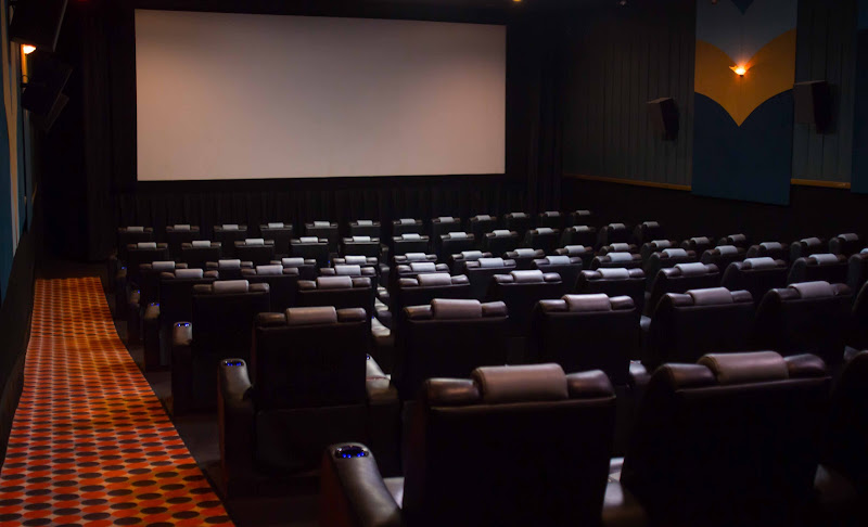 Northridge Cinema 10