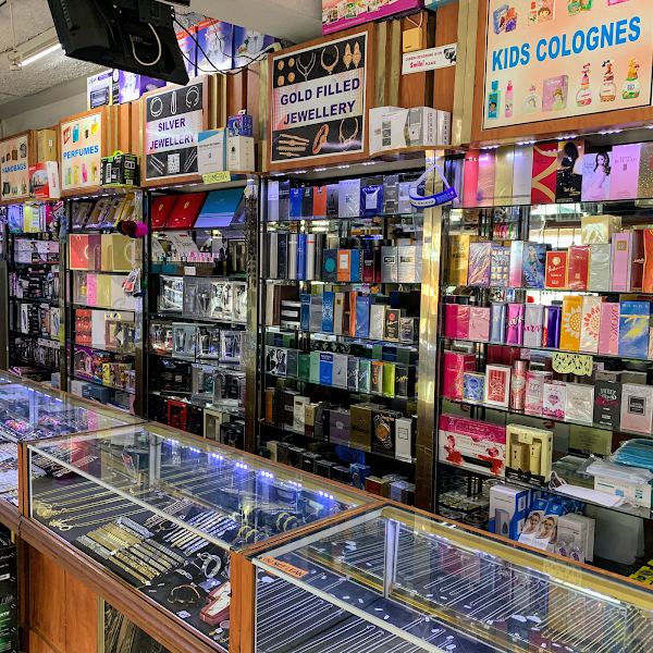 Native Gift Shop Ocho-Rios - Electronics store in Ocho Rios
