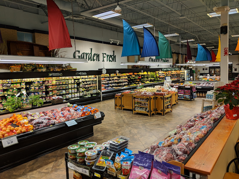 Stinebrink’s Lake Geneva Piggly Wiggly - Grocery store in Lake Geneva