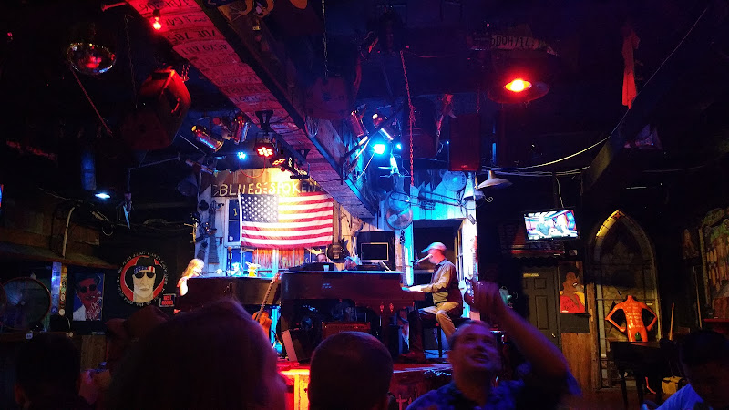 Graffiti & The Funky Blues Shack - Live music venue in Destin